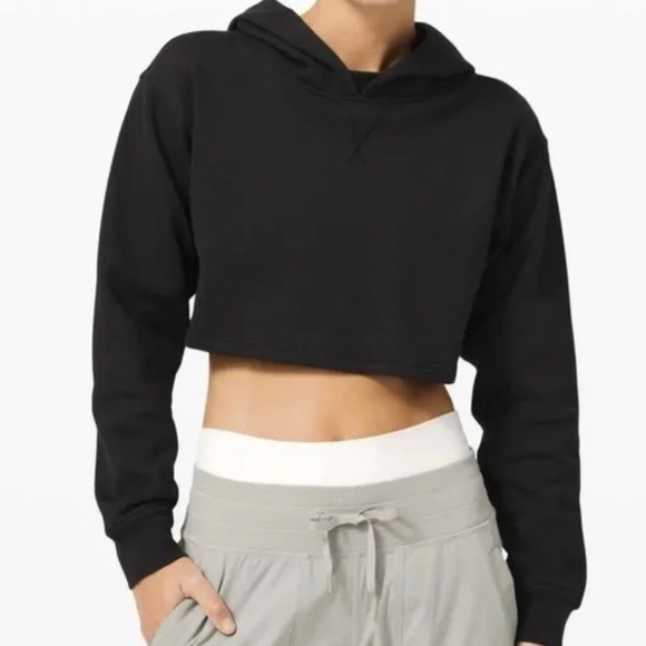 Lululemon ‘The All Yours” Collction Black Cropped Sweatshirt. Size 10